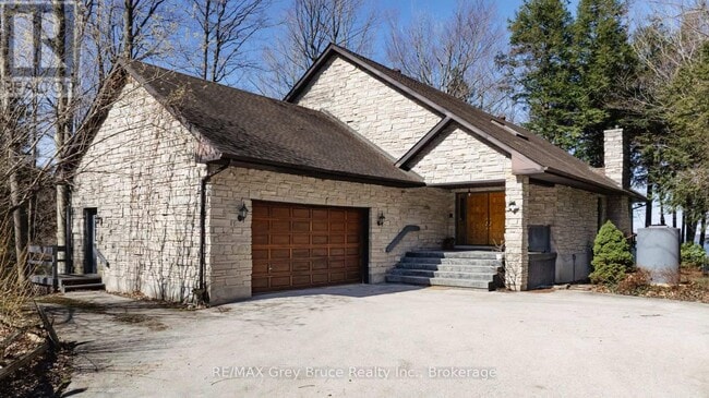 Photo - 128 Thornridge Rd