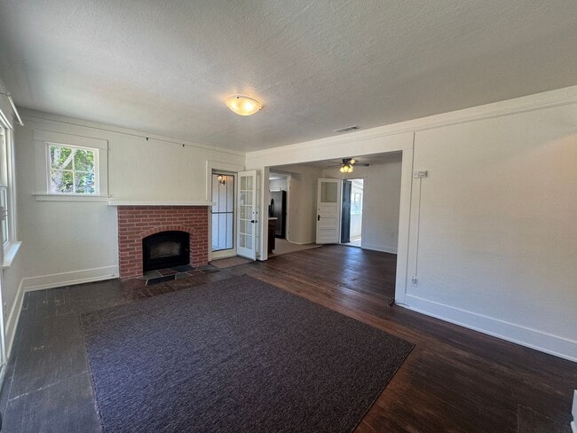 Photo - 3 Bedroom, 2 Bath Home for Lease
