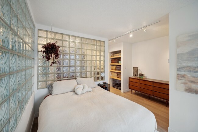 Photo - 3022 Lake Shore Dr Unidad A