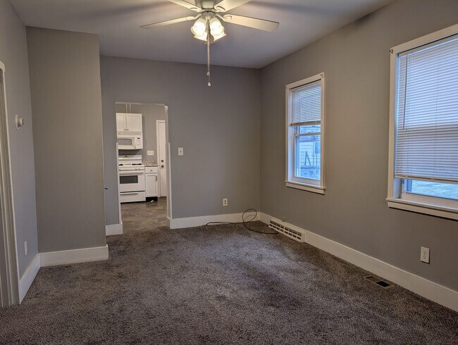 Photo - 1955 W 58th St Unidad Lower