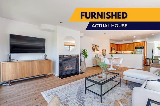 Building Photo - 2026 Fairview Ave E