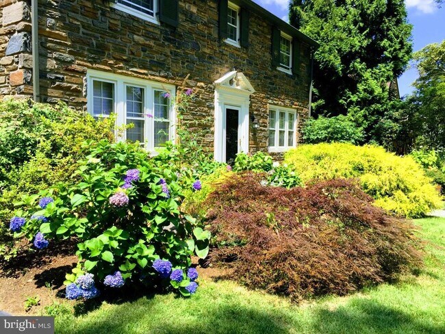 Photo - 510 Monroe Rd