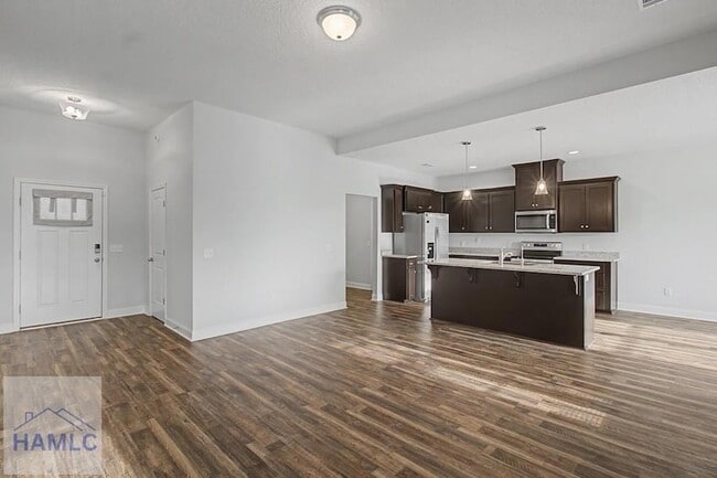 Photo - 20 Fuller Wy NE