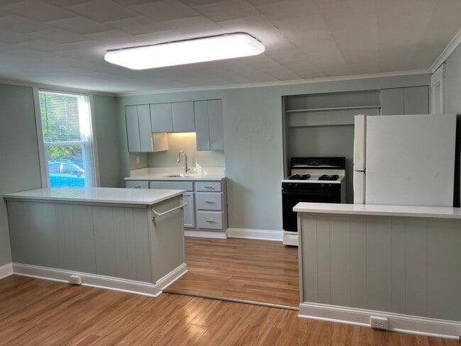 Building Photo - 618 Monroe Ave Unit 1 Rental
