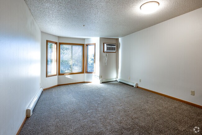 2BR, 1BA - 915SF - Livingroom