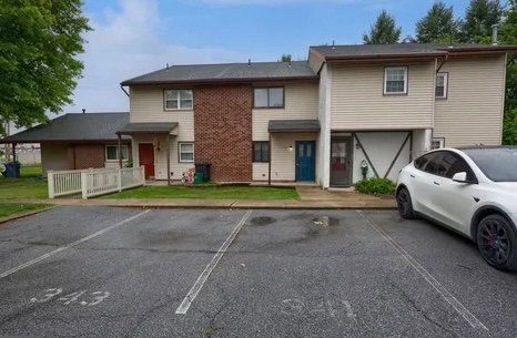 341 Greenland Dr
