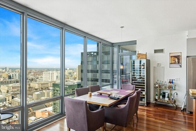 Photo - 2101 Market St Unidad 3401