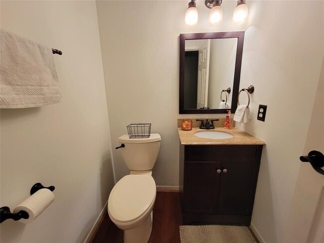 Photo - 6015 Henniker Dr