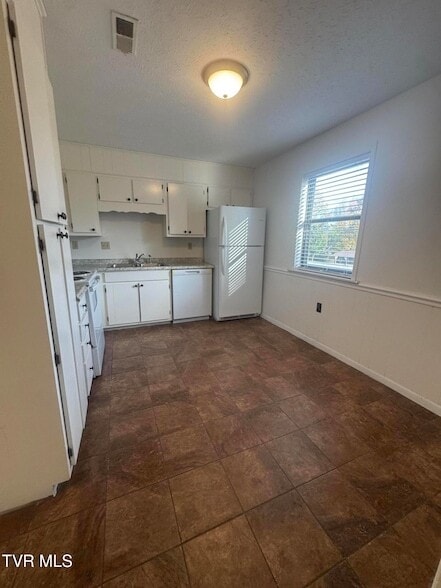 Photo - 1001 Kiser Blvd