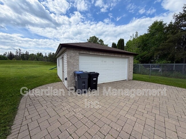 Photo - 2196 Falconcrest Dr
