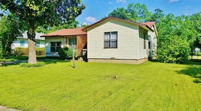 Photo - 12116 Hoblitzelle Dr