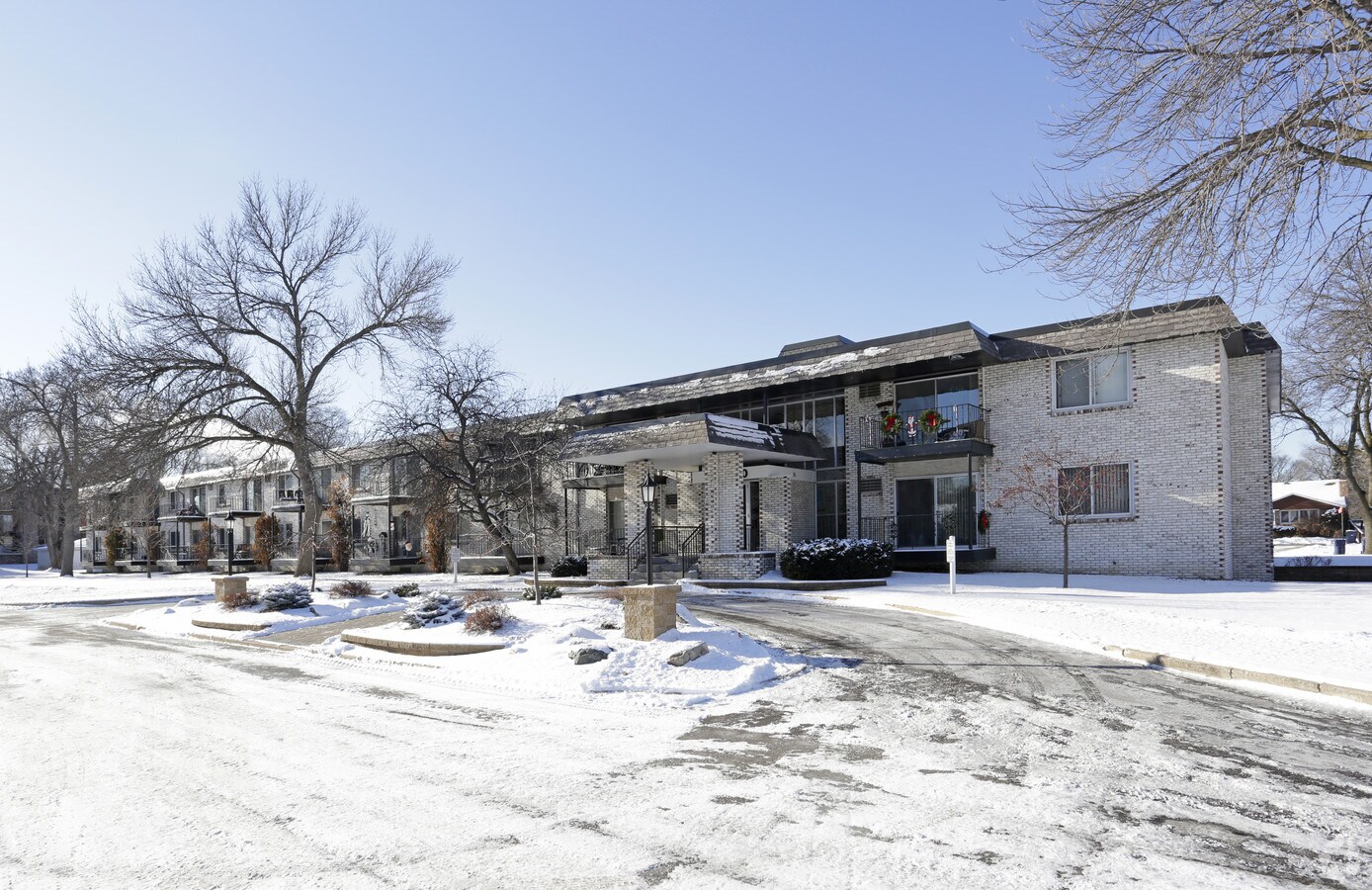 10000 Nicollet - 10000 Nicollet Apartments