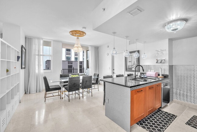 Building Photo - 4100 Salzedo St Unit 519 Rental