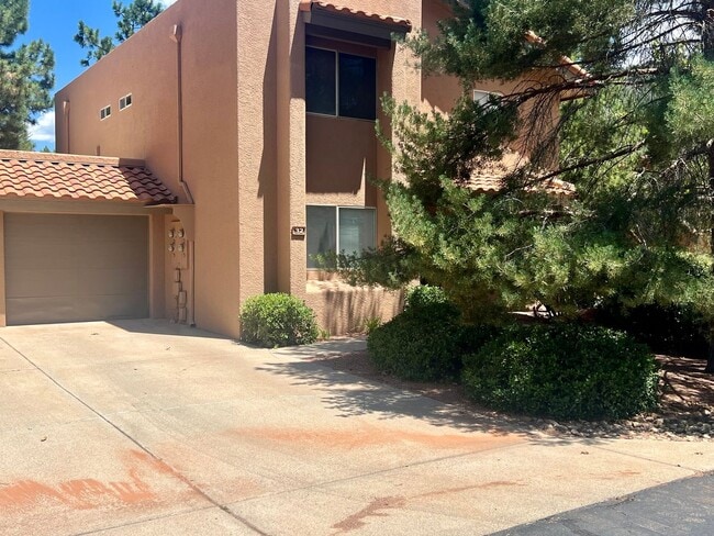 Building Photo - Unfurnished, 1-Year Long-Term Rental (Lowe...
