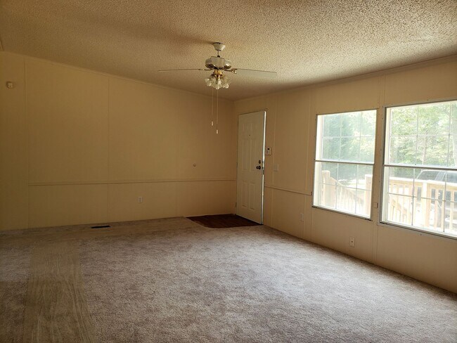 Photo - 4 bedroom Mobile Home