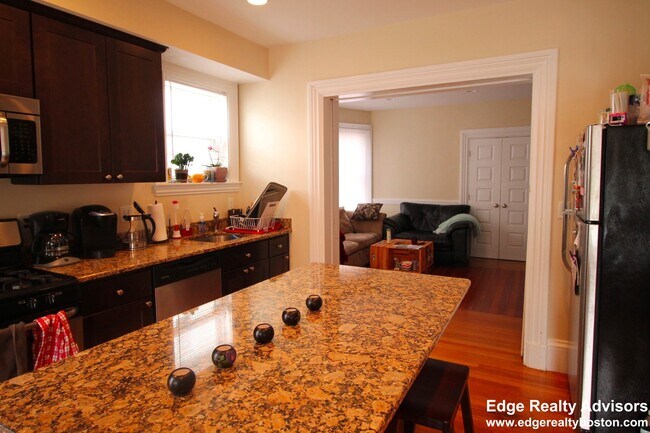 Photo - 66 Montcalm Ave