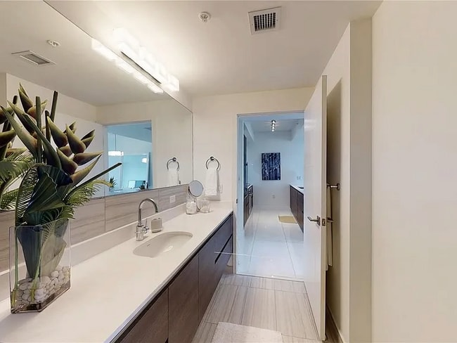 Photo - 301 Altara Ave Unit 527