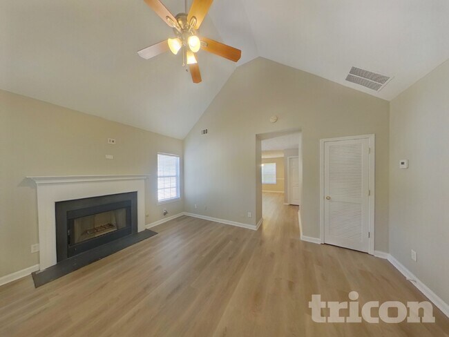 Photo - 169 Floresta Dr