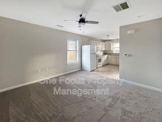 Photo - 414 W 4th St Unit 3 Rear