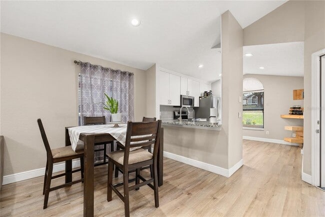 Photo - 6613 Chantry St