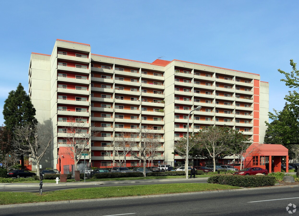 Flower Park Plaza Apartments - Flower Park Plaza Apartments