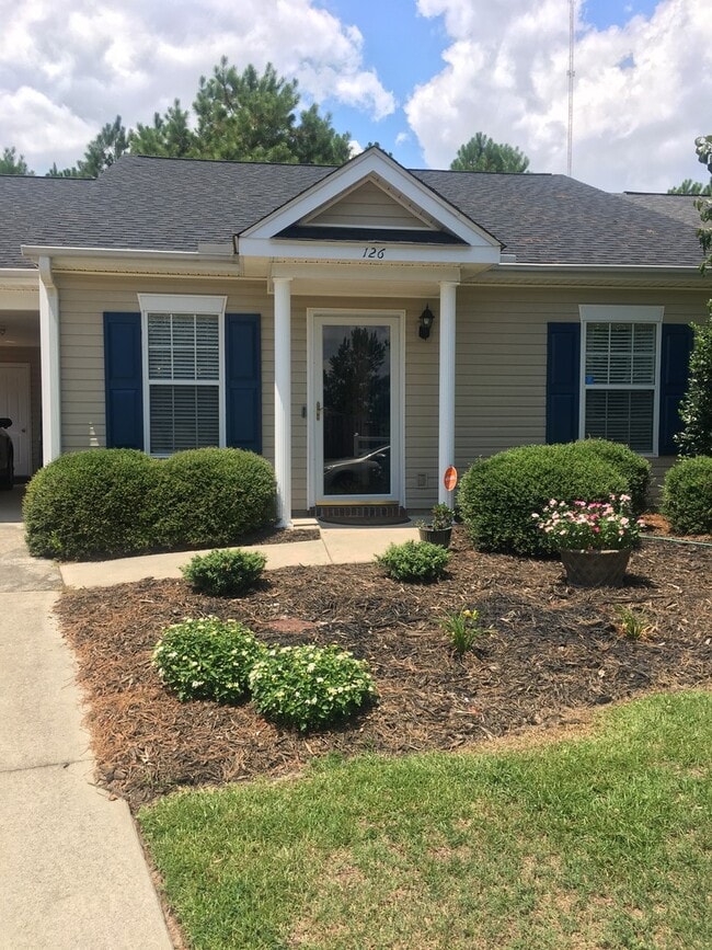 Building Photo - AVAILABLE NOW- LOW MAINTENANCE, MOVE-IN READY PATIO HOME IN NE COLUMBIA!!