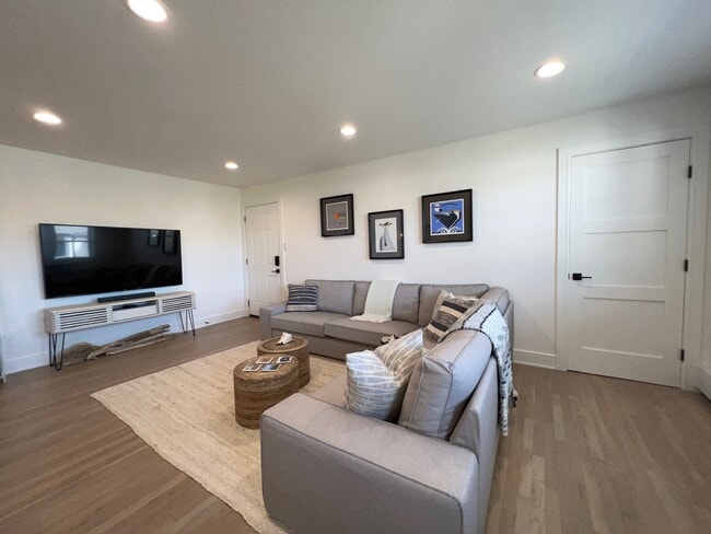 Photo - 12 Wharfside Dr Unit #12