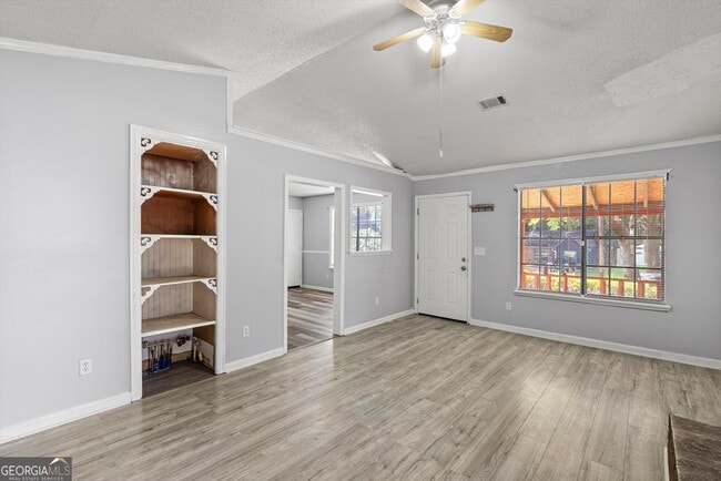 Photo - 991 Brandon Hill Way