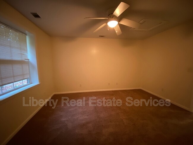 Photo - 127 Rolland St