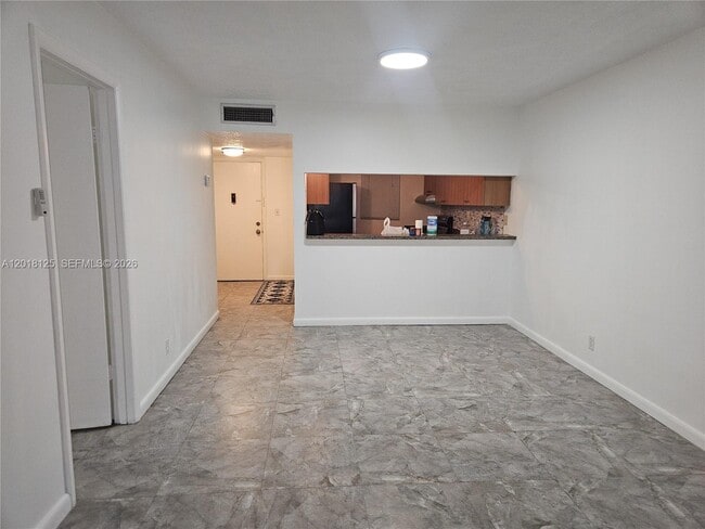 Photo - 7610 Stirling Rd Unidad 102C
