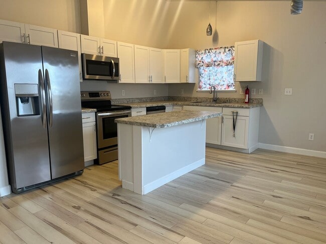 Photo - Remodeled Townhouse with Garage