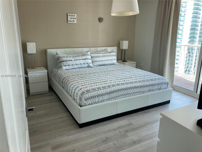 Photo - 1200 Brickell Bay Dr Unit 3705