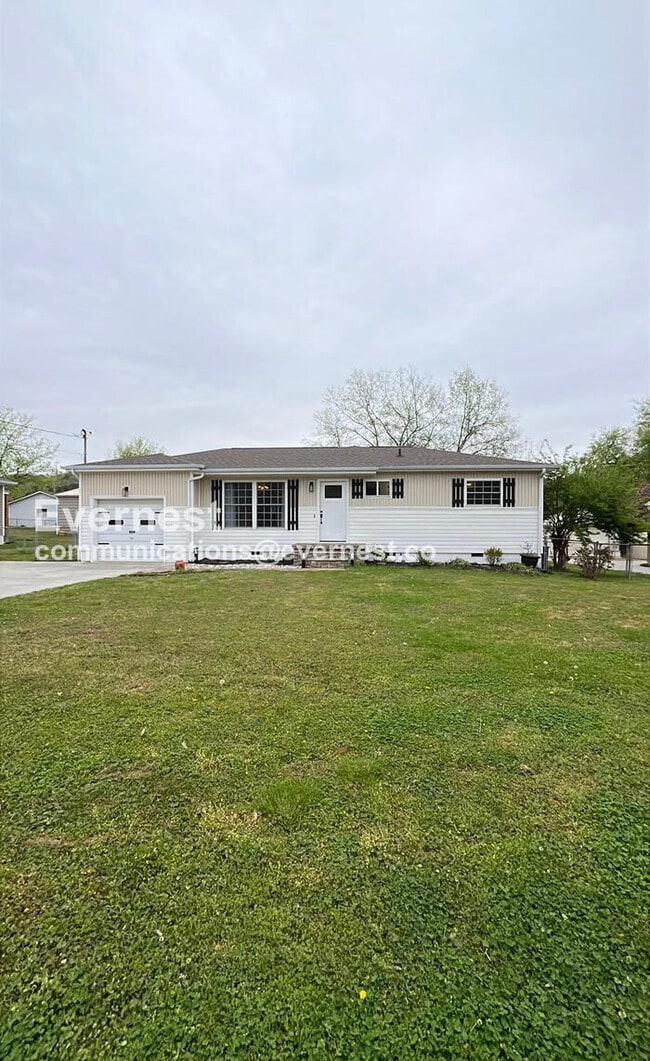 Building Photo - 362 David St