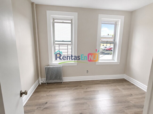 Photo - 731 S 13th St Unidad 2L