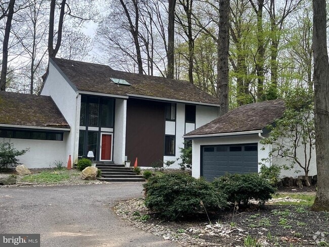 Building Photo - 208 Pheasant Run Dr Rental