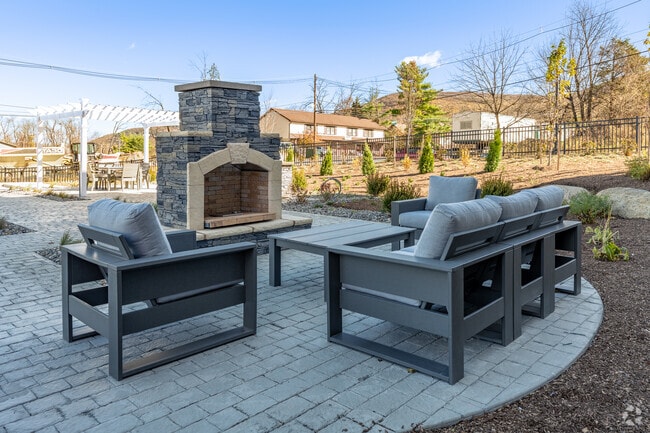 Fireplace Lounge