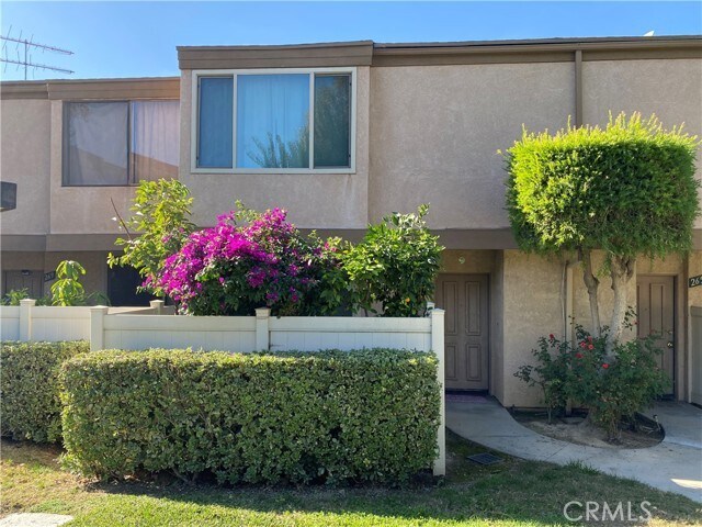 Photo - 267 S Sentous Ave