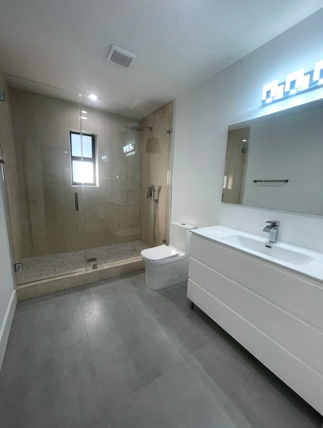 Photo - 348 South Dr