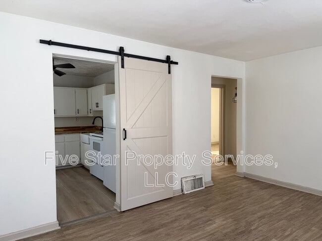 Photo - 3036 Louise Ln