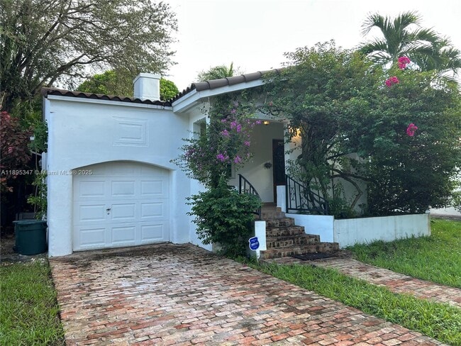 Photo - 641 Zamora Ave