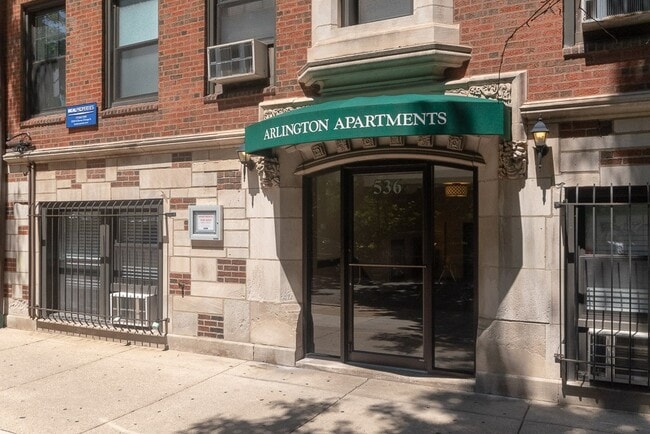 Building Photo - 556 W Arlington Pl Unit K09J