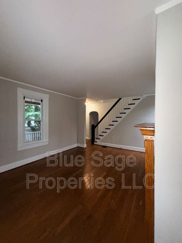 Photo - 913 8th Ave
