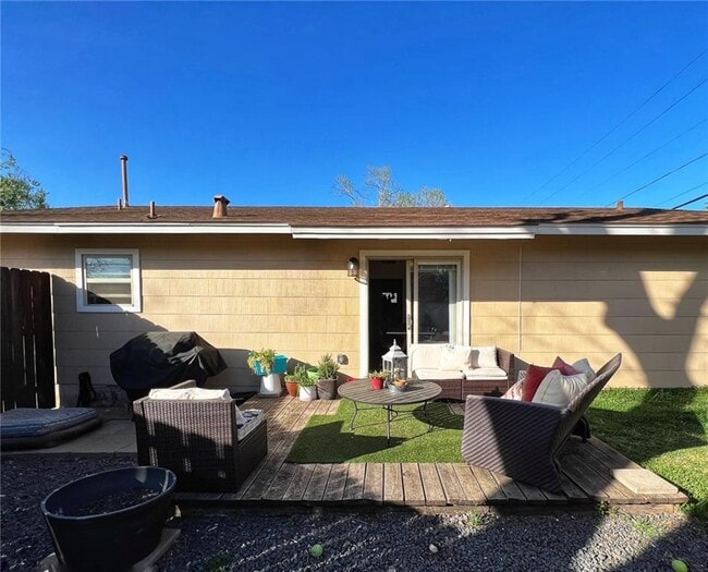 Photo - 1807 Barbara St