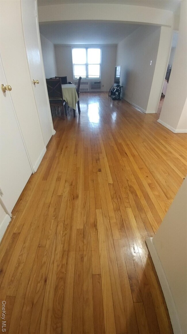 Photo - 66-15 Thornton Pl Unit 5V