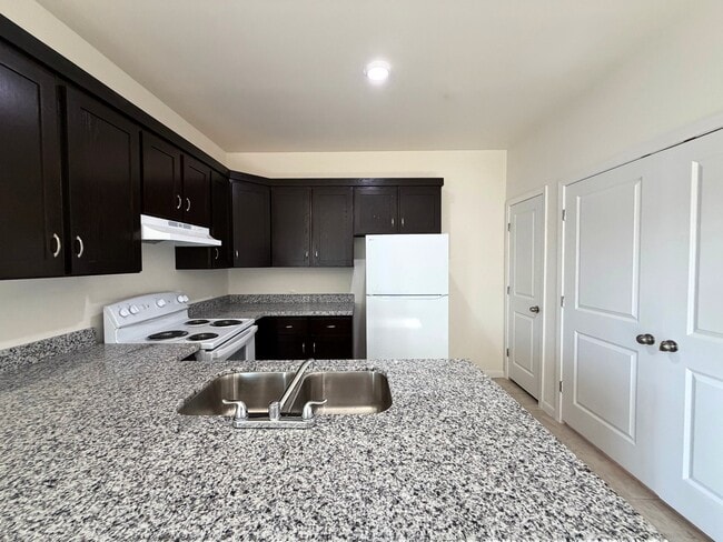 Photo - 2909 San Luis St Unit 1