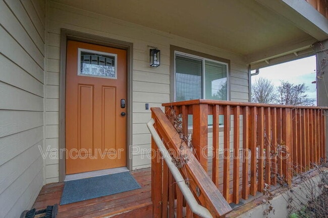 Photo - 1114 Division St