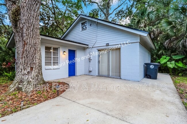 Photo - 246 Jasmine St