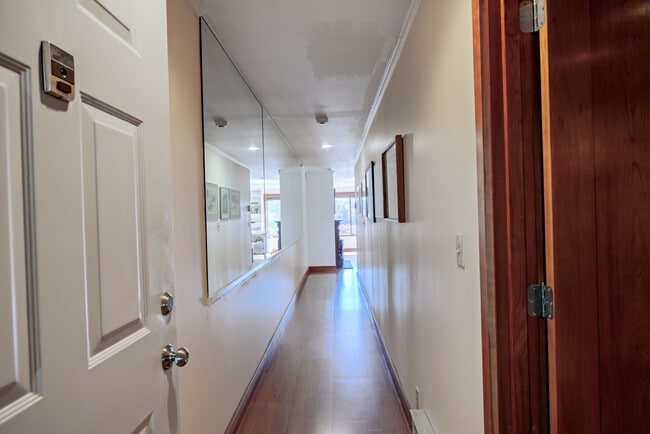 Photo - 153 Madison Ave N Unidad 153 Madison Avenue North