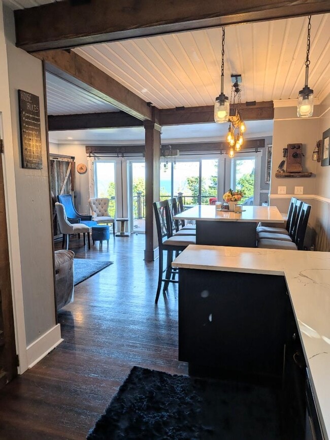 Photo - 618 Boulevard