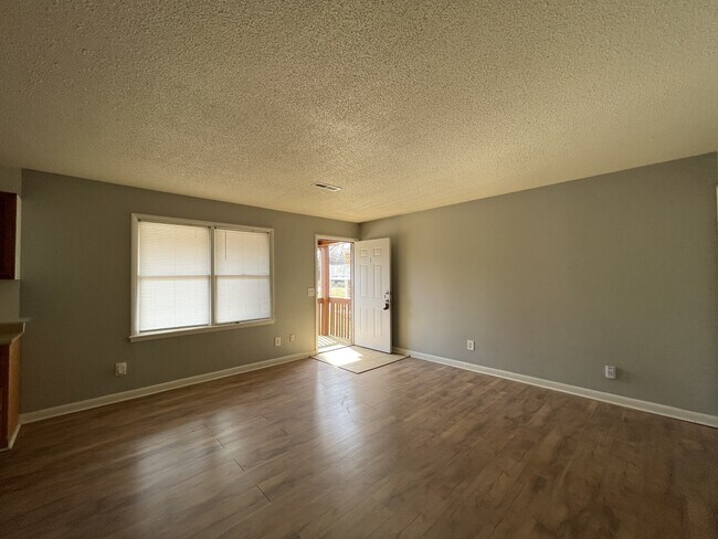 Photo - 4514 Bonnell Dr NW